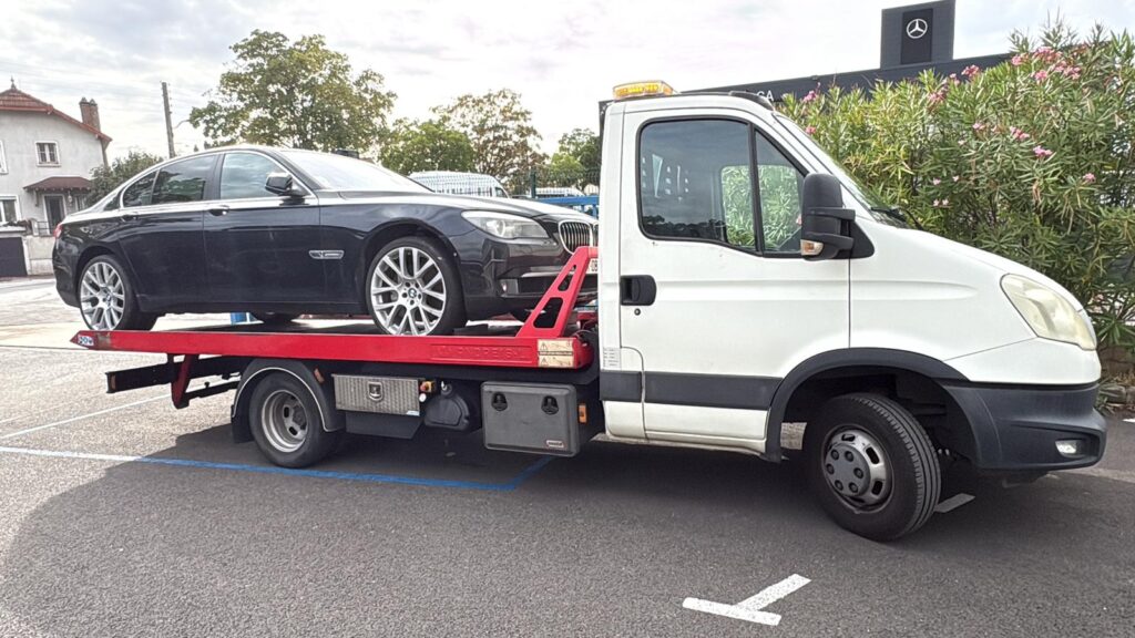 Enlèvement d'épave à paris avec Auto Depann Rapide - gratuit, facile et rapide